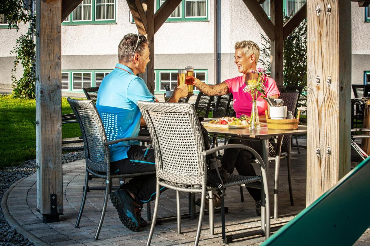 Voralpenhotel Schmoller Sankt Georgen im Attergau Exterior photo