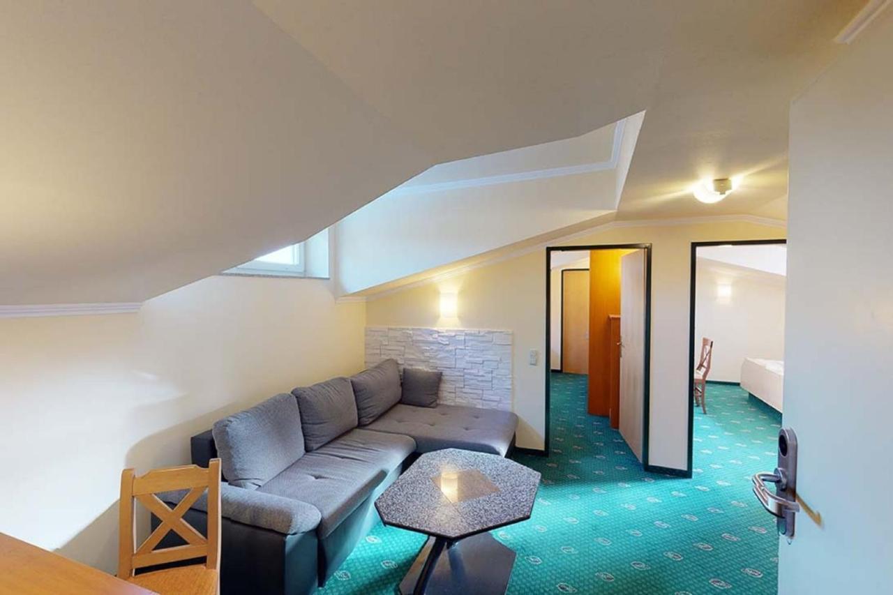 Voralpenhotel Schmoller Sankt Georgen im Attergau Exterior photo